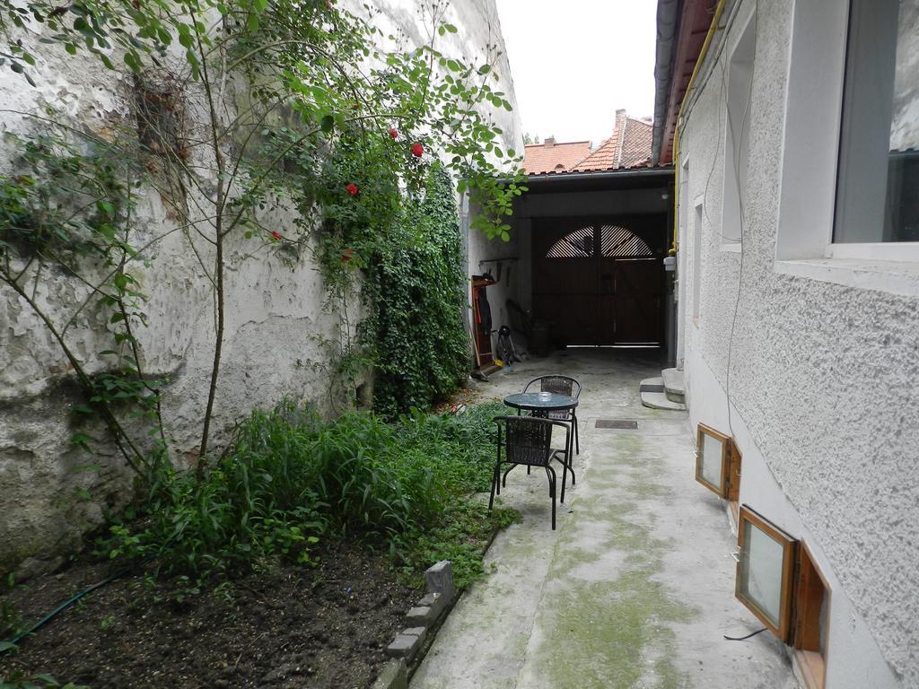 La Vita E Bella Hotel Brassó Kültér fotó